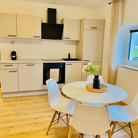 Zentrale Mit Alpenblick Lägenhet *